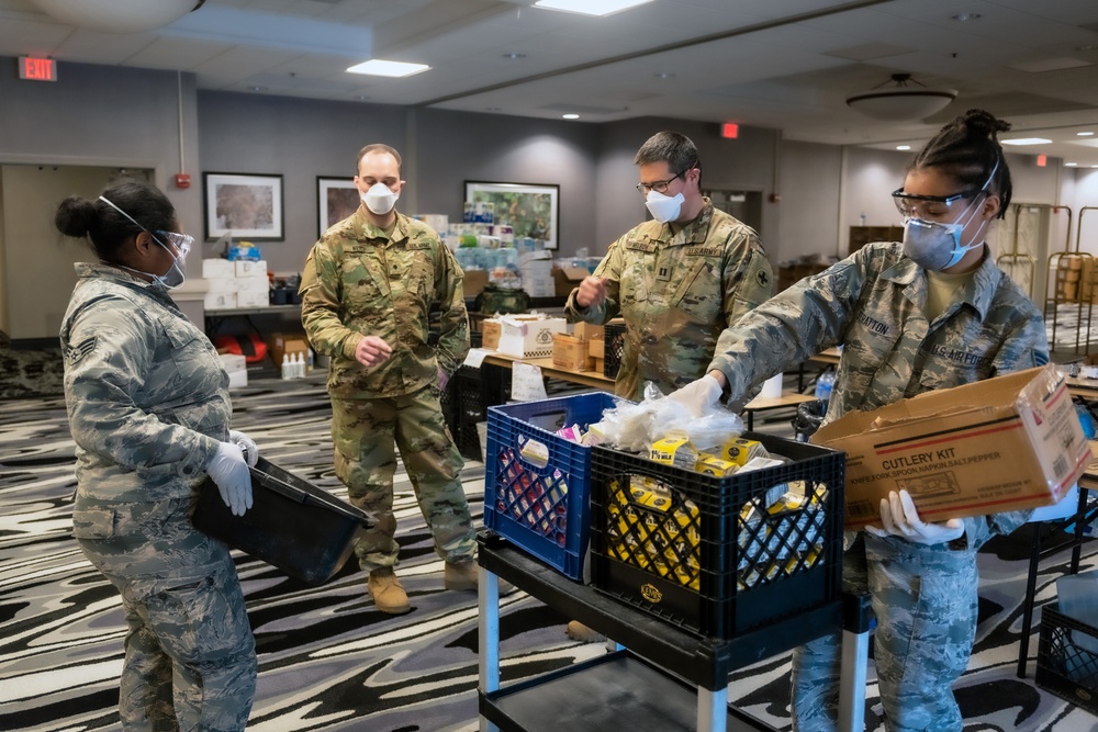 Illinois National Guard Unit Ministry Team provides morale, spiritual support to state activated Soldiers, Airmen