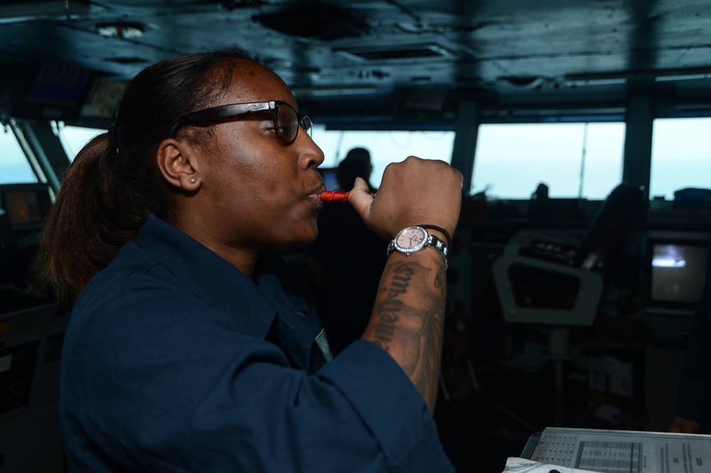 USS Harry S. Truman (CVN 75) transits the Atlantic Sea