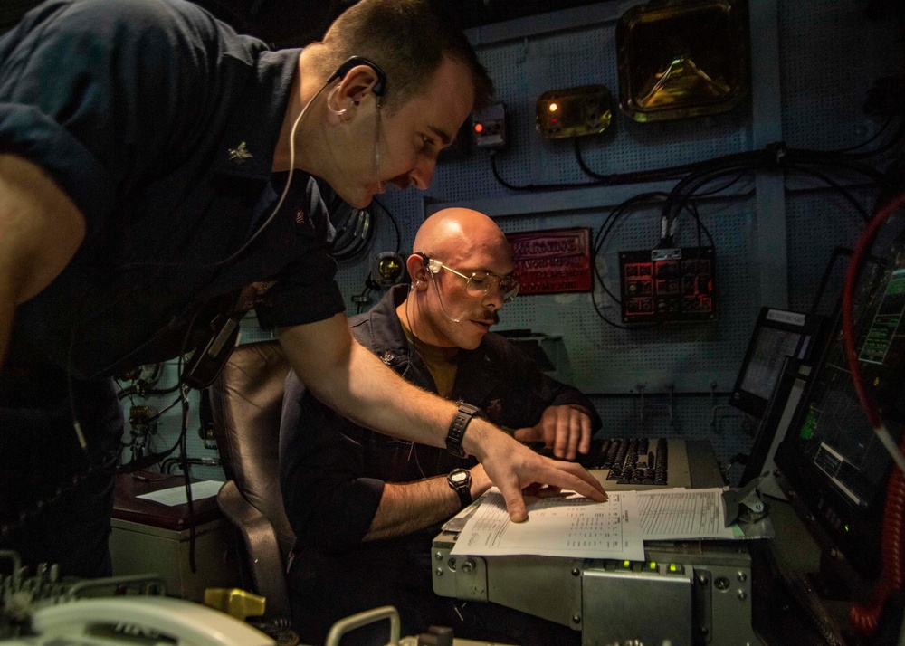 USS Harry S. Truman (CVN 75) transits the Atlantic Ocean