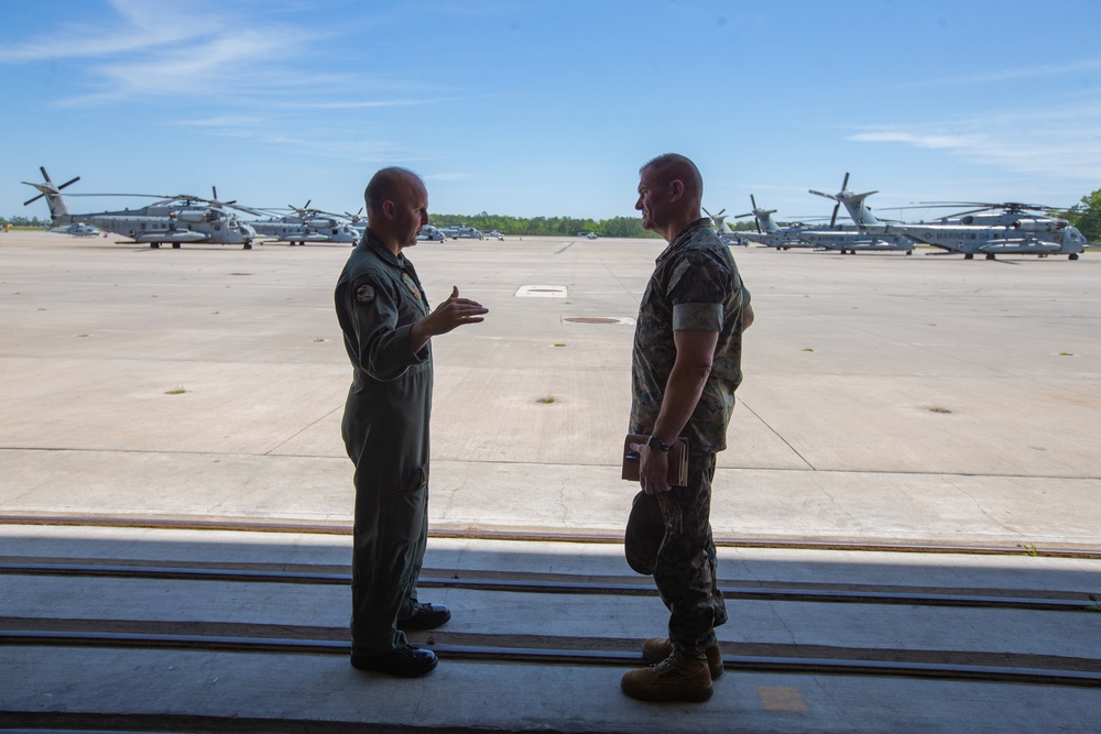 2nd MAW Commanding General and Sergeant Major visit MCAS New River