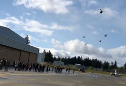 Chinook Helicopter unit set to deploy to Middle East [Image 2 of 6]