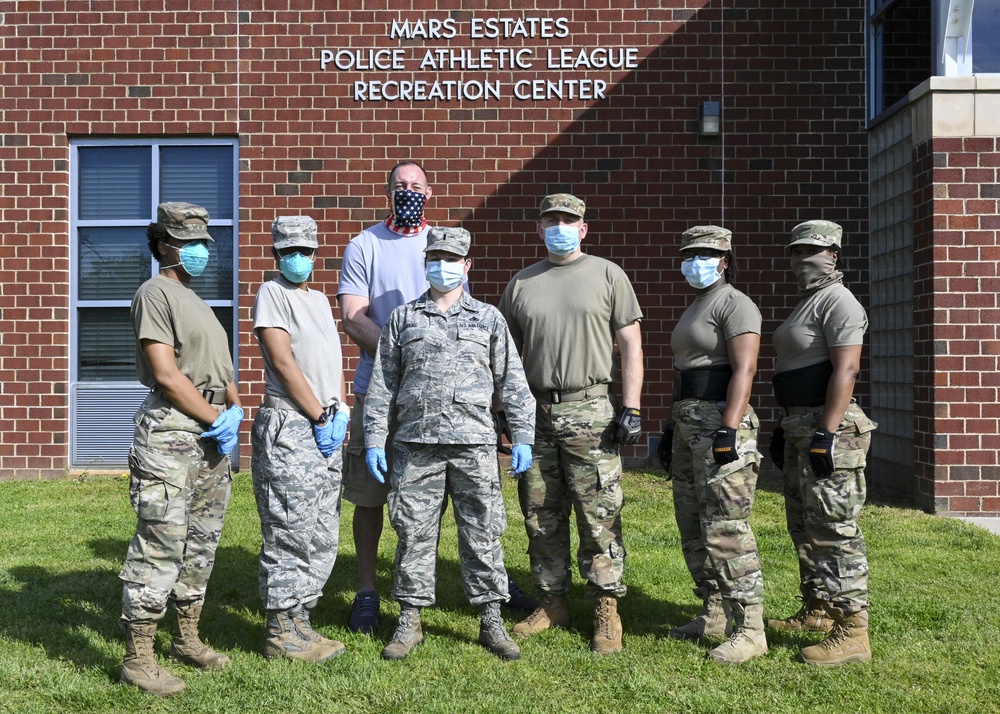 Maryland Air National Guard and Baltimore County Executive Pass Out Groceries in the Community