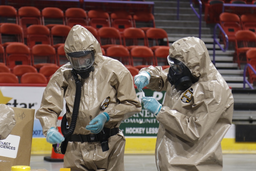 Wisconsin National Guard Soldiers and Airmen Help Facilitate a Mobile Testing Facility in Green Bay, Wis.