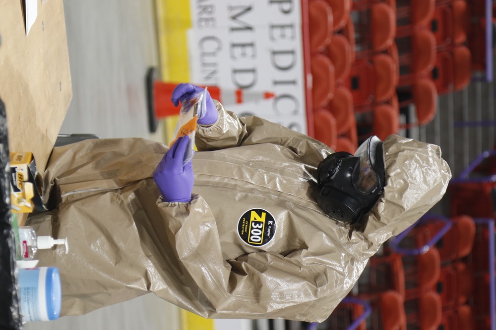 Wisconsin National Guard Soldiers and Airmen Help Facilitate a Mobile Testing Facility in Green Bay, Wis.