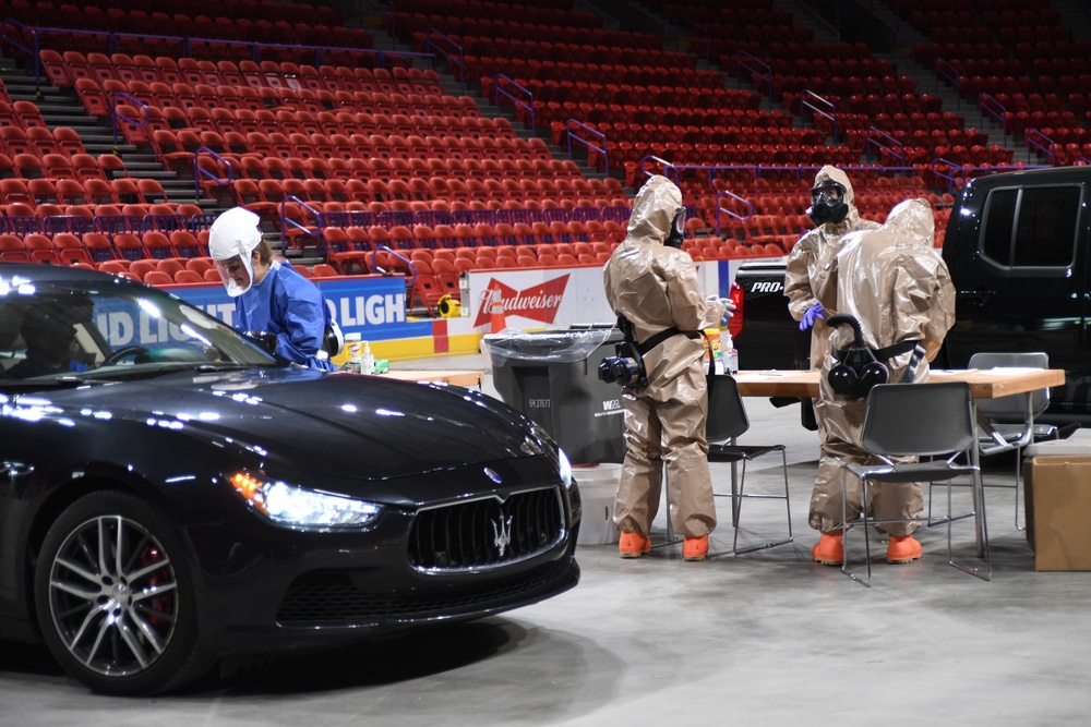 Wisconsin National GuaSoldiers and Airmen Help Facilitate a Mobile Testing Facility in Green Bay, Wis.