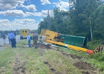 Two Florida Army National Guard Soldiers Rescue Civilians from Overturned Truck