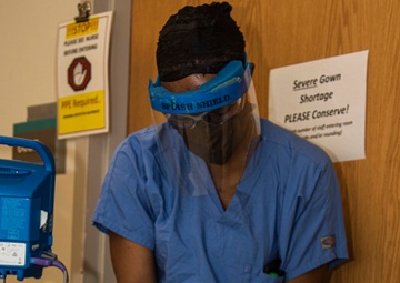 Nurses lead the way: Army Reserve surgical nurse answers the call to assist in Philadelphia area hospital