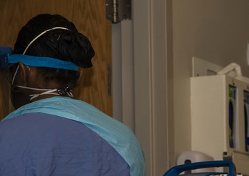 Nurses lead the way: Army Reserve surgical nurse answers the call to assist in Philadelphia area hospital