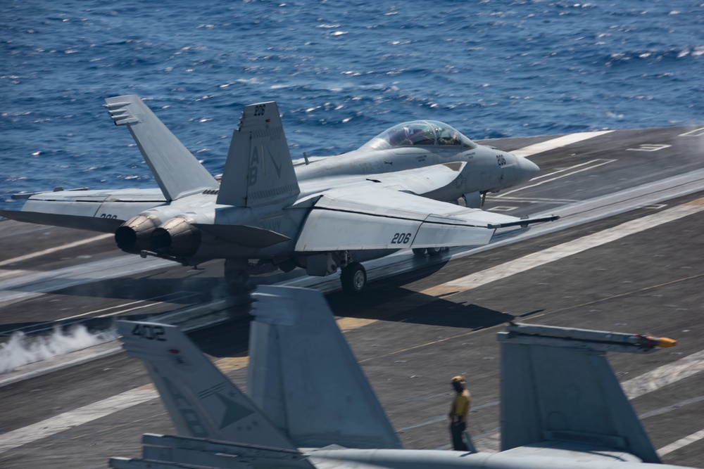 USS Harry S. Truman (CVN 75) transits the Atlantic Ocean