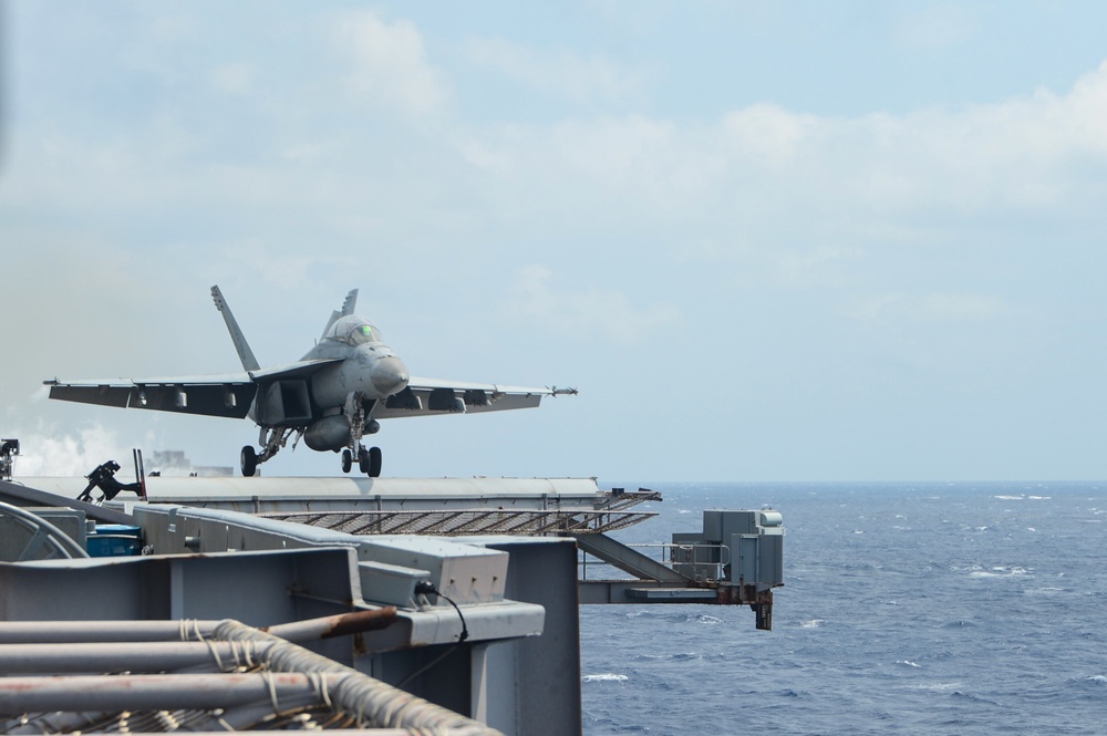 USS Harry S. Truman (CVN 75) transits the Atlantic Ocean