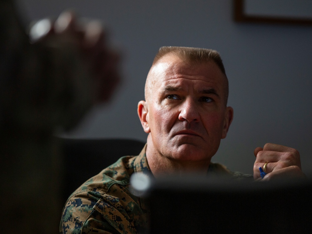 2nd MAW command visits VMA-542 at Michigan DFT