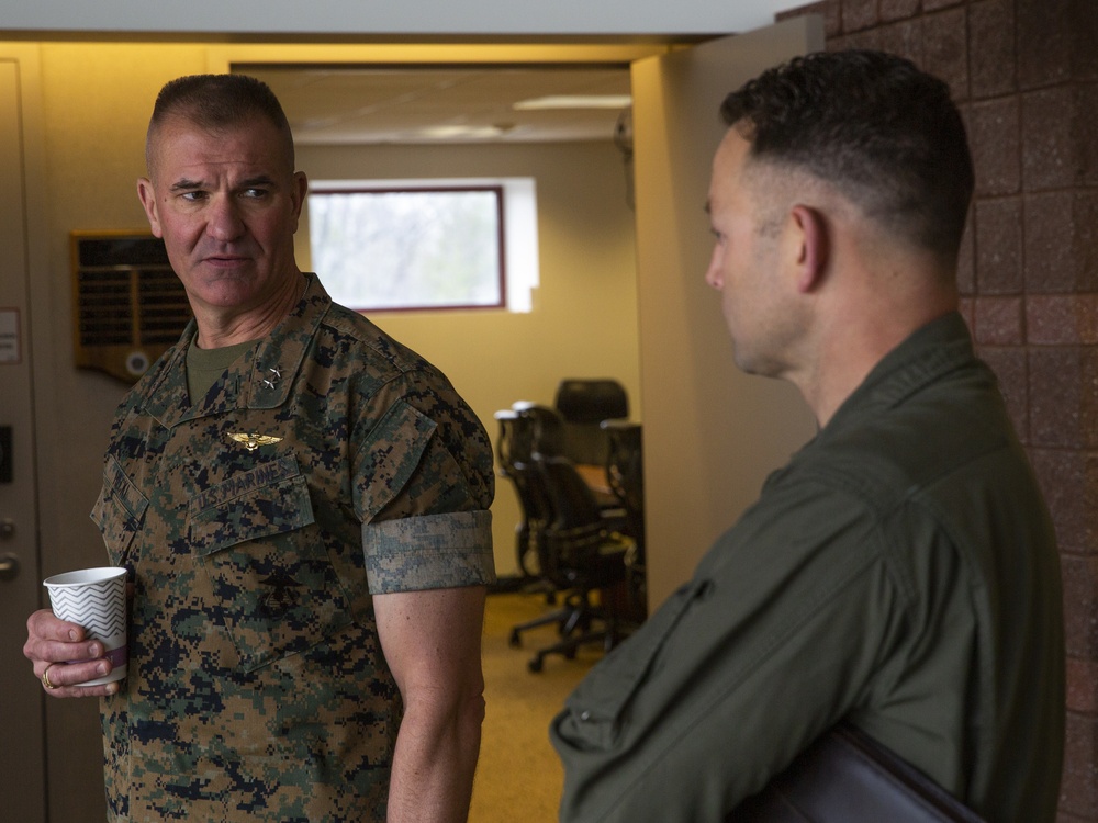 2nd MAW command visits VMA-542 at Michigan DFT