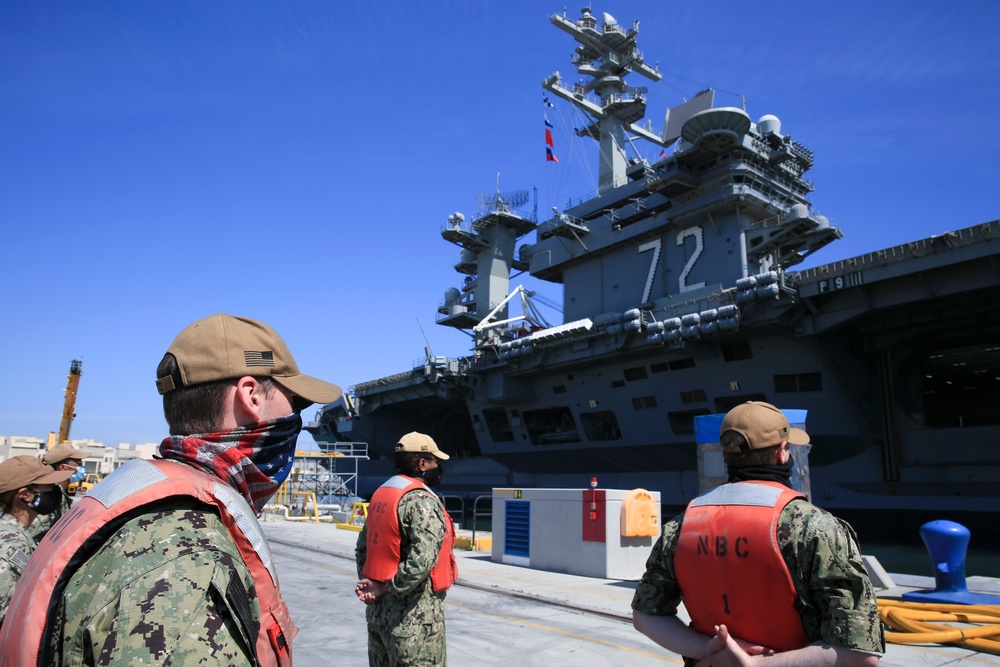 USS Abraham Lincoln gets underway