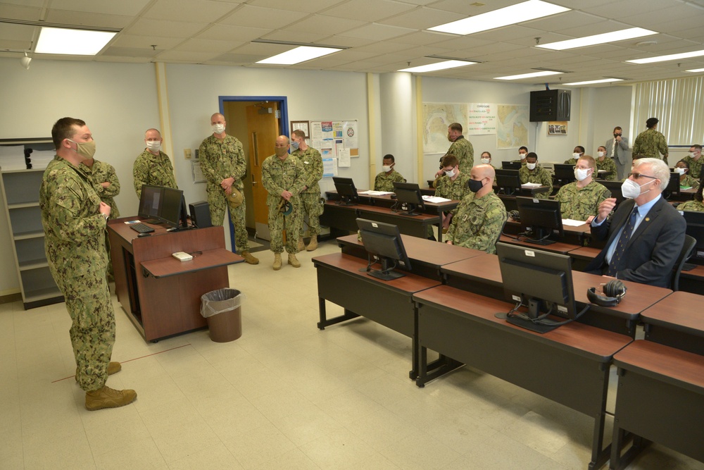 SECNAV and CNO Visit CSCSU Great Lakes