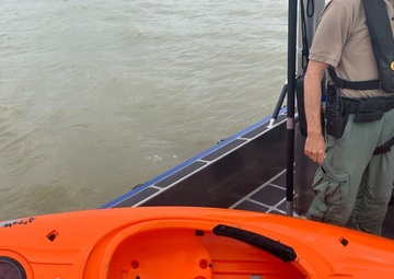 Coast Guard searches for owner of adrift kayak near Seabrook, Texas