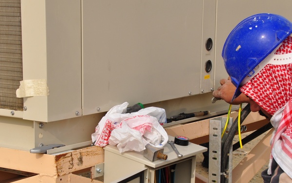 Kuwait contract worker on JOC in Kuwait 2011