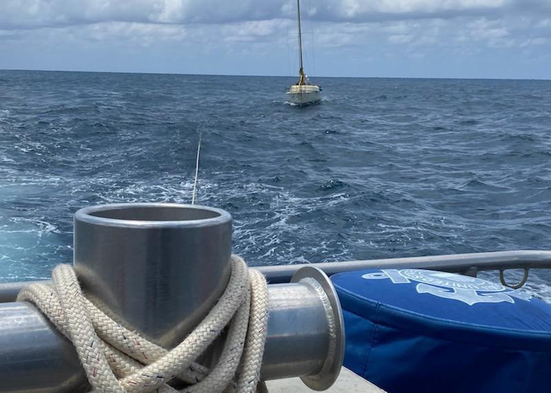 Coast Guard, Kauai Fire Department successfully medevac boater off Kauai