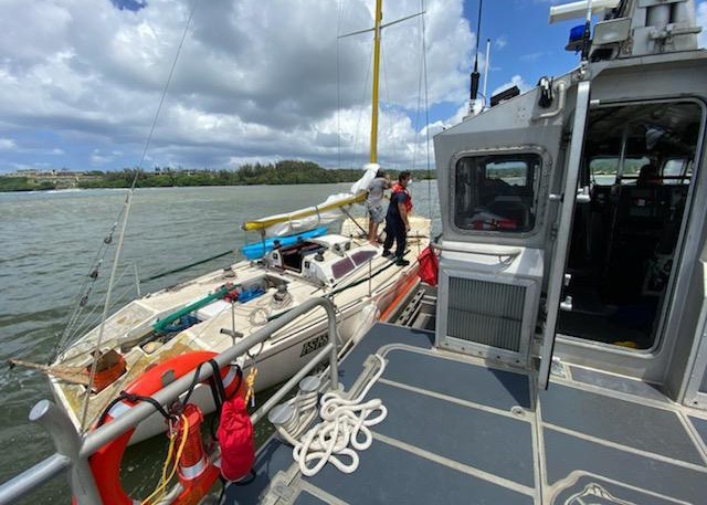 Coast Guard, Kauai Fire Department successfully medevac boater off Kauai