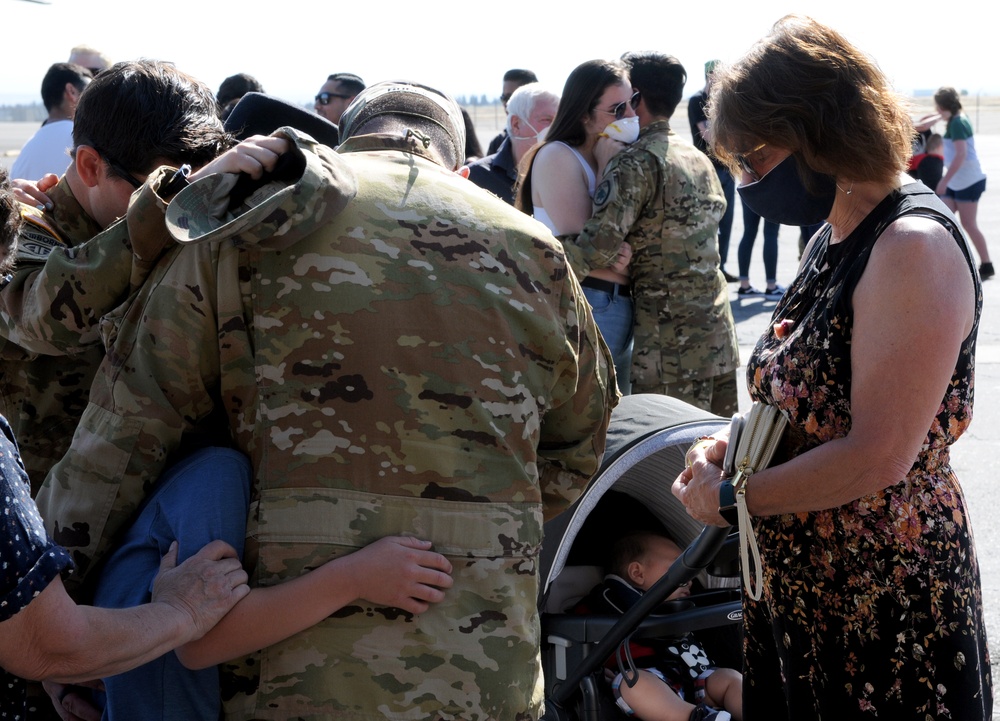 Cal Guard medevac unit heads for Middle East deployment