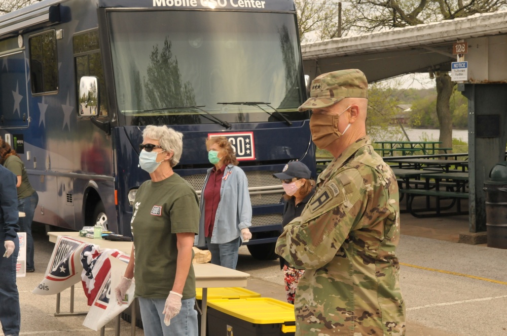 First Army Commander Visits USO Volunteers