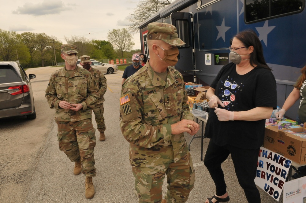First Army Commander Visits USO Volunteers