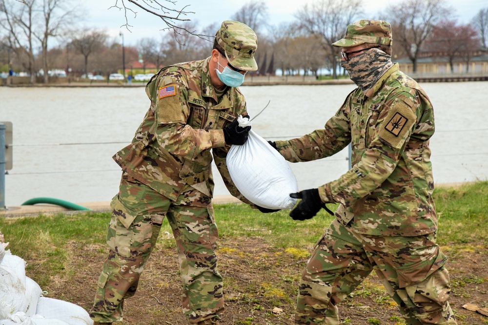 New York National Guard responds to Lake Ontario flooding