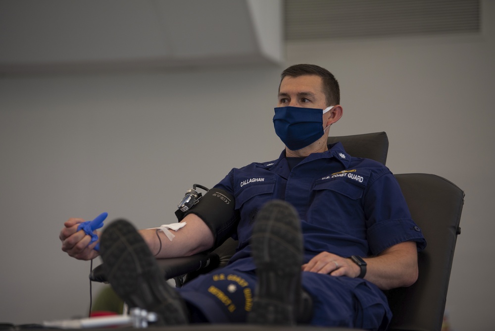 Coast Guard, American Red Cross, host blood drive in Alameda