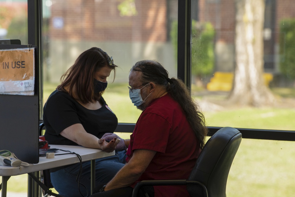 Coast Guard, American Red Cross, host blood drive in Alameda