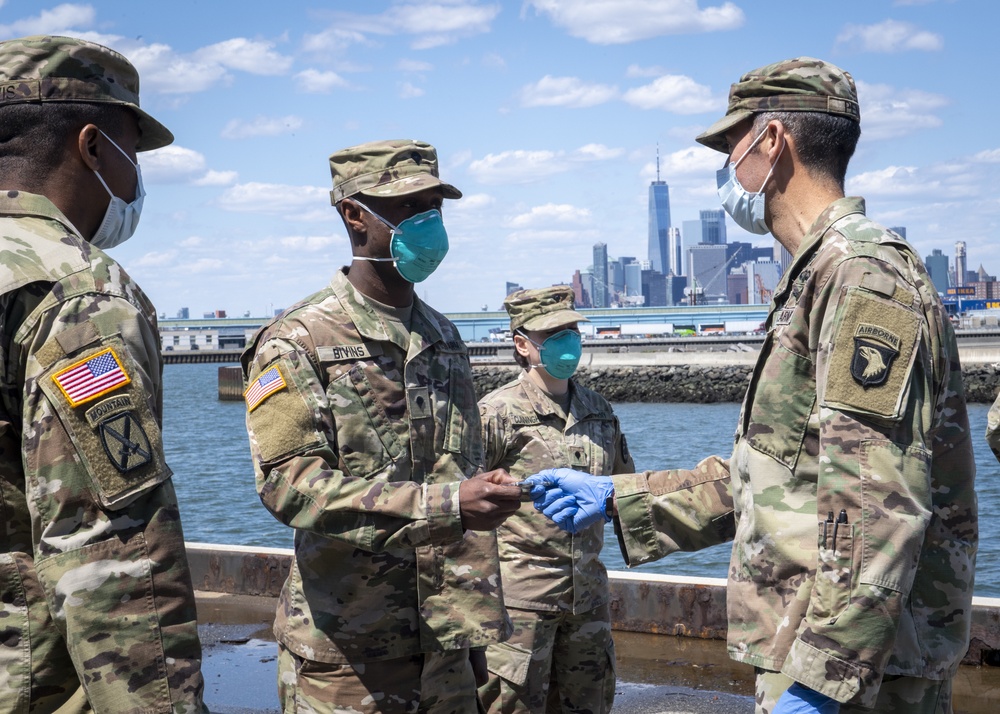 U.S. Army Lt. Col. Jesse Peña Awards Soldiers