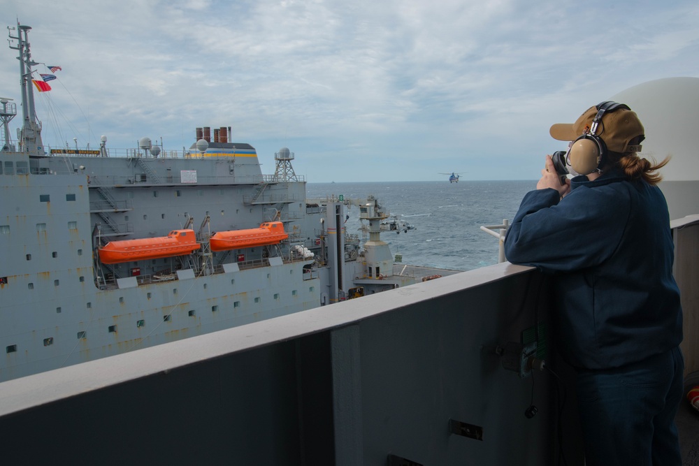 USS Ronald Reagan (CVN 76) Underway Replenishment