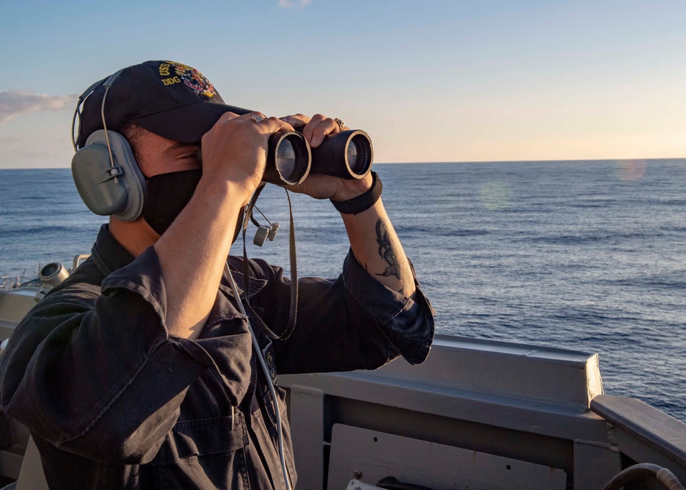 USS Mustin Transits Philippine Sea
