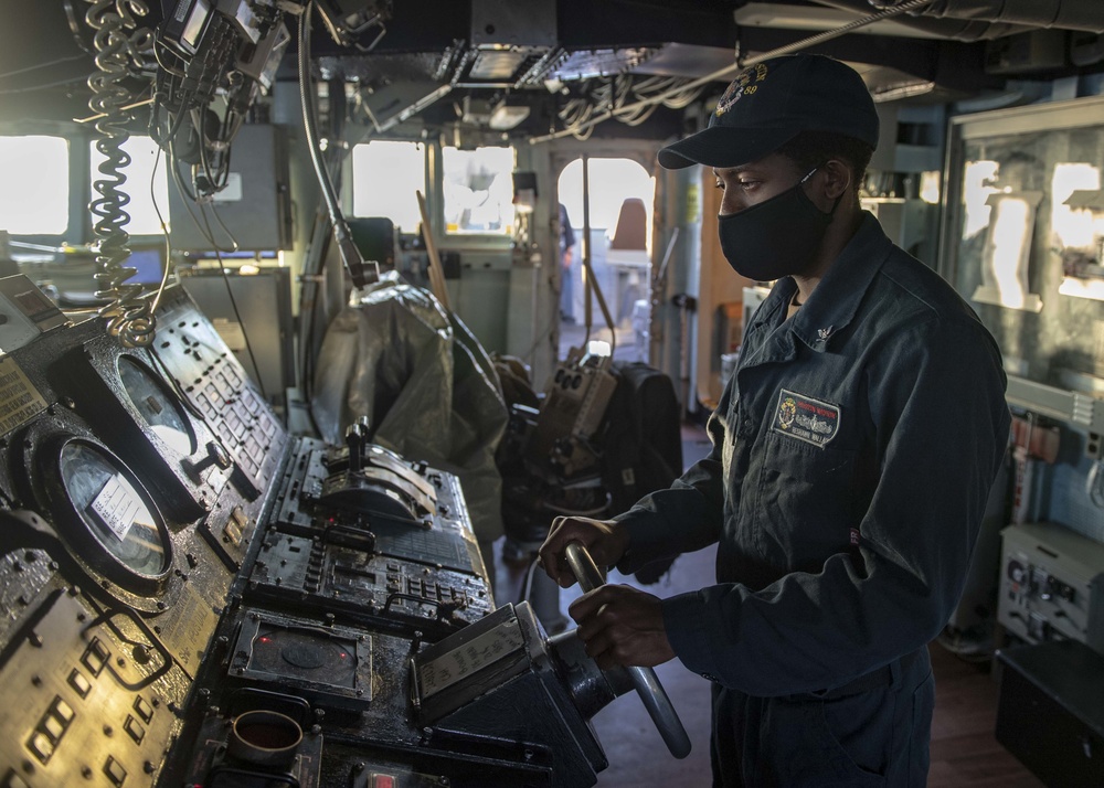 USS Mustin Transits Philippine Sea