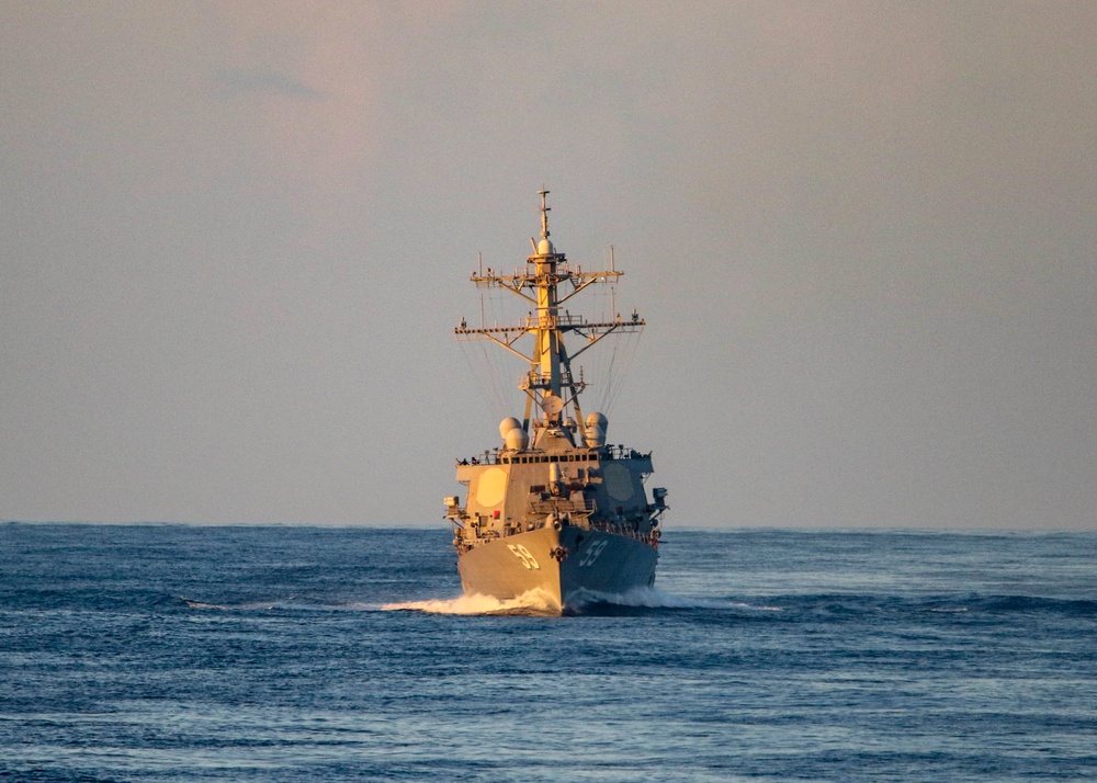 USS Mustin Transits Philippine Sea