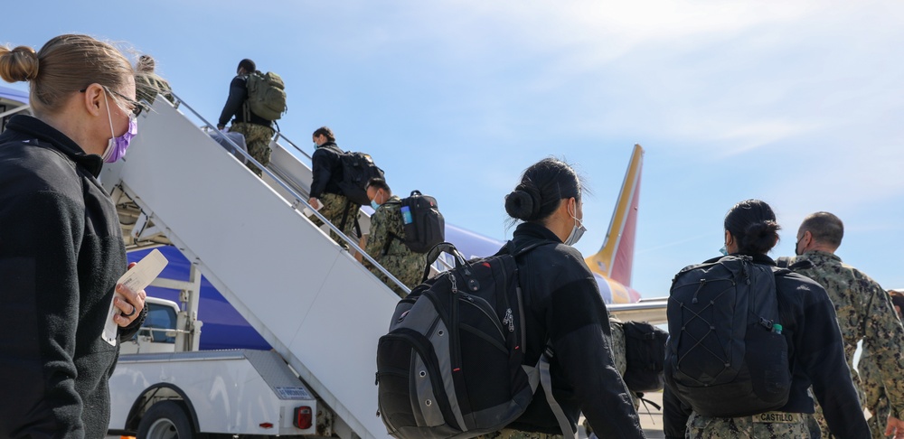 Navy Hospital Corpsmen Travel Home From New York City