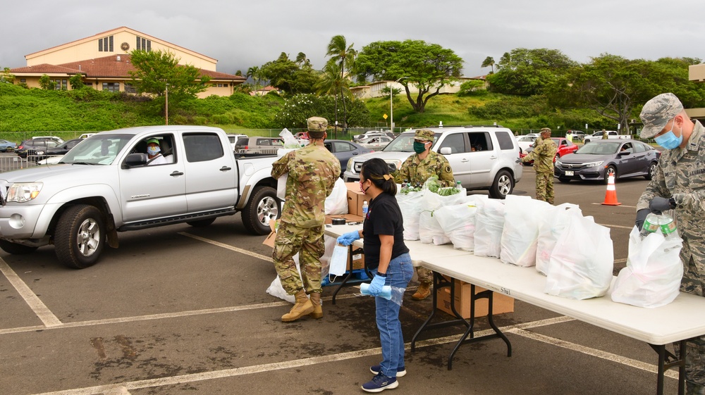 HING supports Wailuku community food drive
