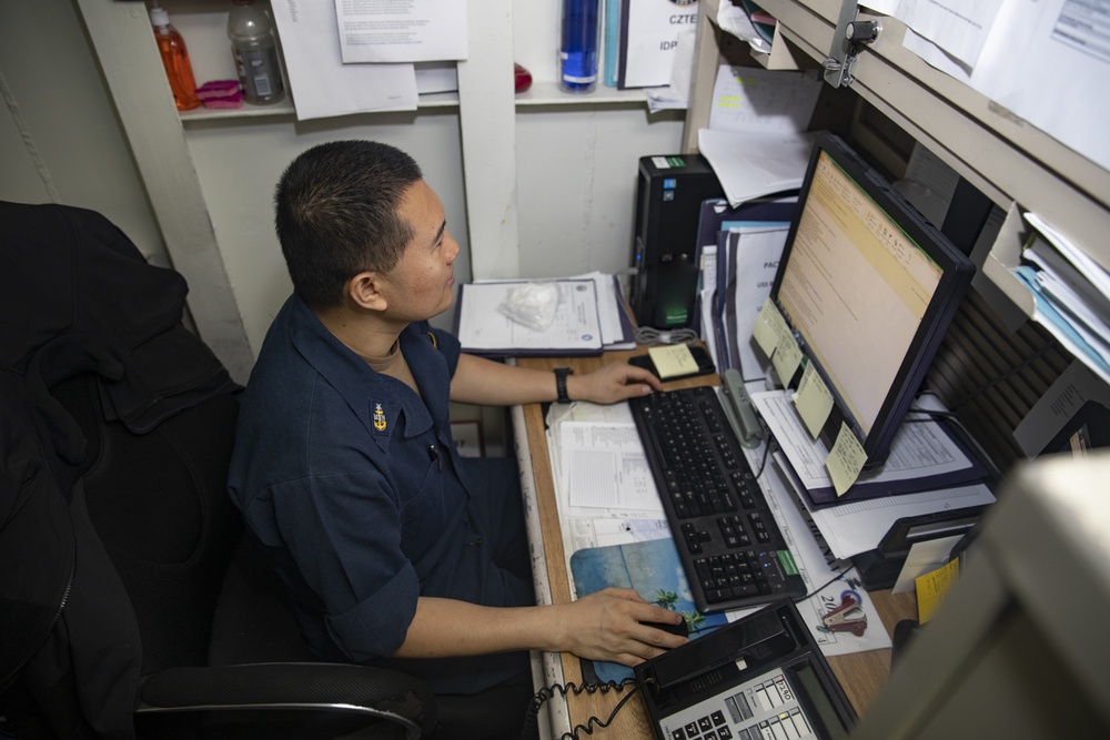 USS Bataan (LHD 5) Flight Deck Control