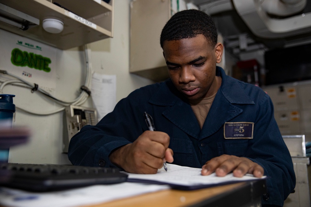 USS Bataan (LHD 5) Flight Deck Control