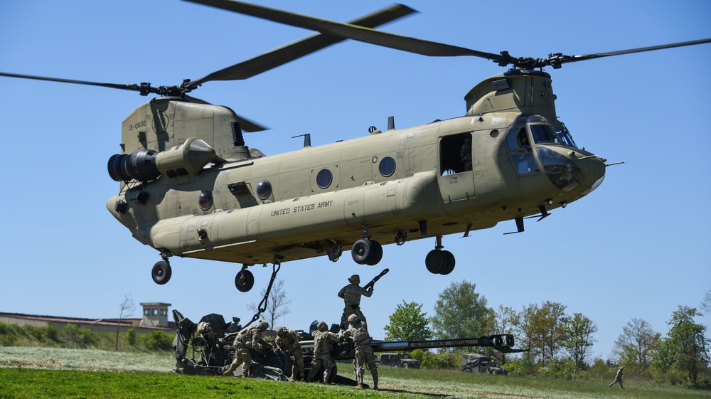 2CR M777 air assault training