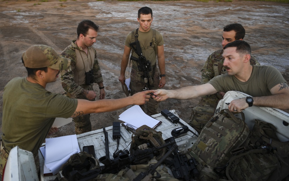 Task Force Guardian scouts conduct reconnaissance training