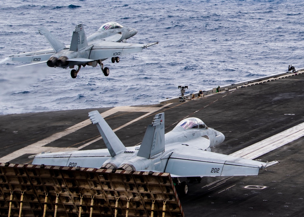 USS Harry S. Truman (CVN 75) transits the Atlantic Ocean