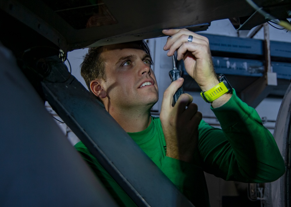 USS Harry S. Truman (CVN 75) transits the Atlantic Ocean