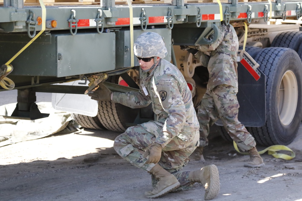 Soldiers deliver boxes to Food Bank of Siouxland