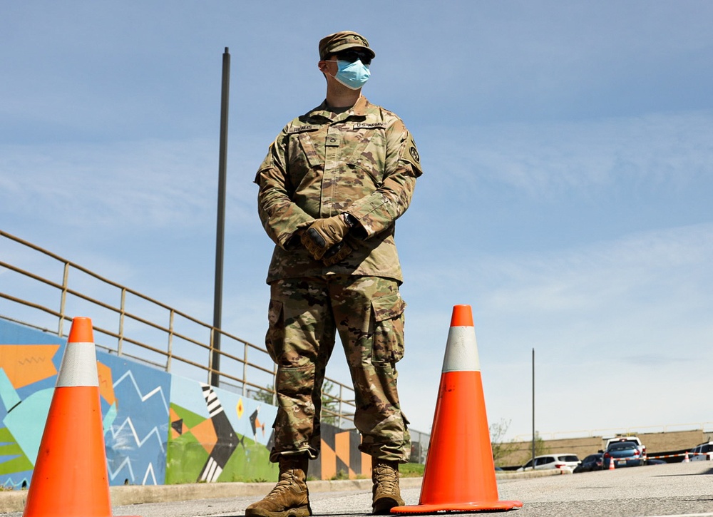 290th Military Police Company Facilitates Food Distribution