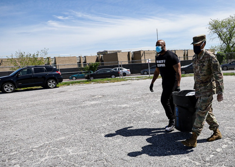 290th Military Police Company Facilitates Food Distribution