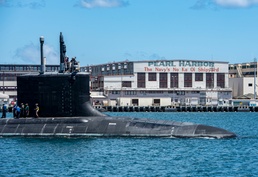 USS Missouri Departs Pearl Harbor Naval Shipyard for Sea Trials