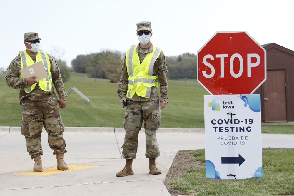 Soldiers and Airmen help set up &quot;Test Iowa&quot; in Denison