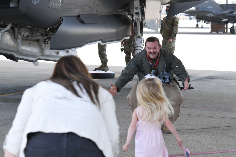 34th Fighter Squadron pilots return from deployment