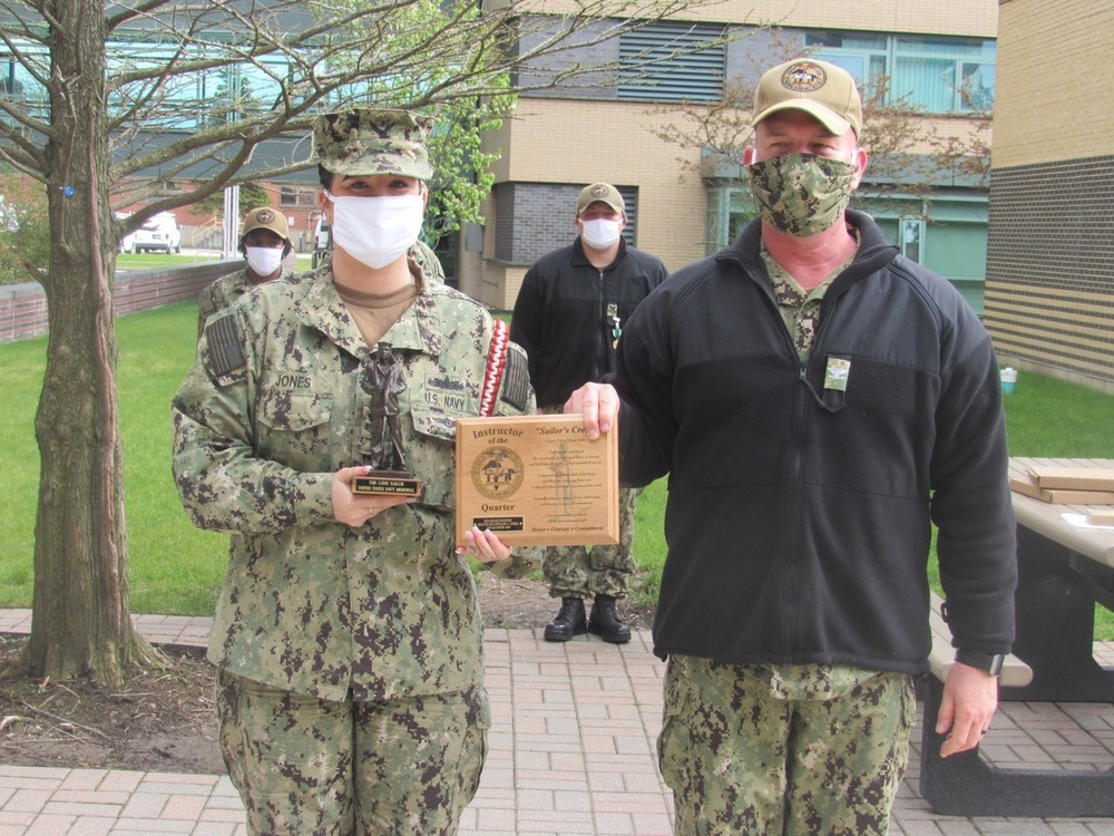 Training Support Center Names Top Sailors of the Quarter