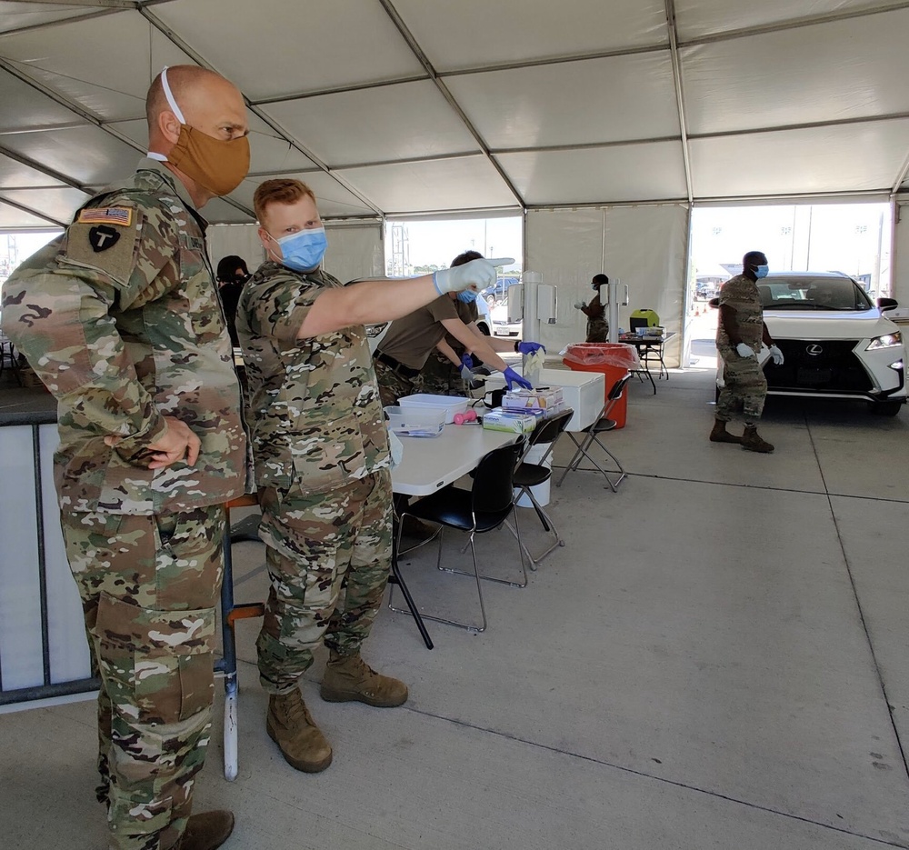 Brig. Gen. Greg Chaney Meets with Texas National Guard Soldiers