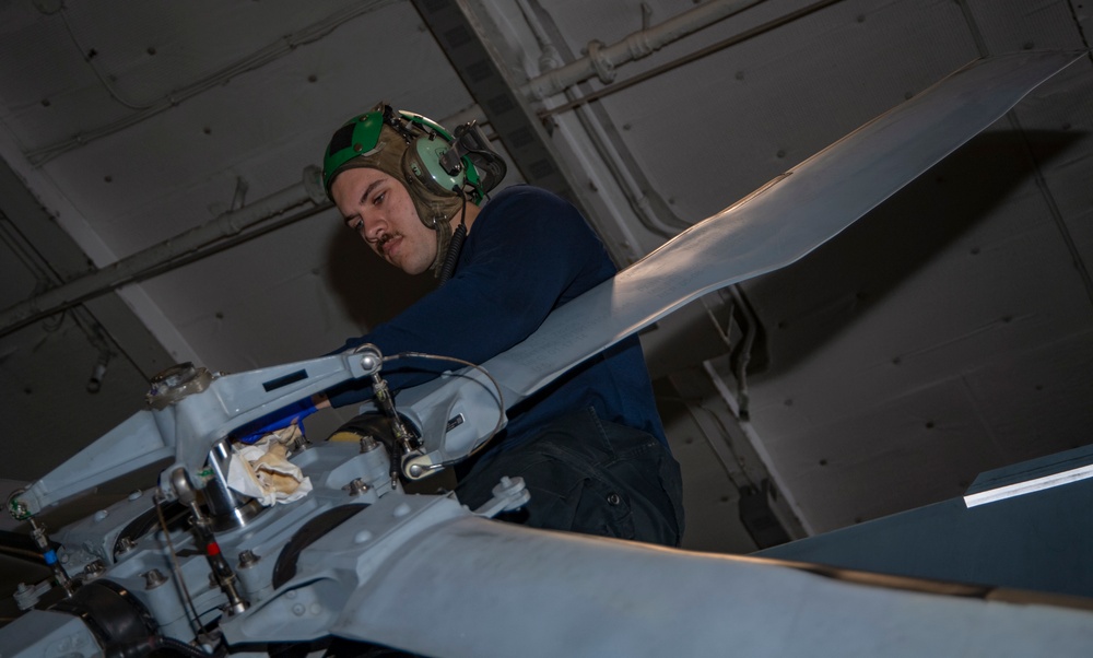 USS Harry S. Truman (CVN 75) transits the Atlantic Ocean